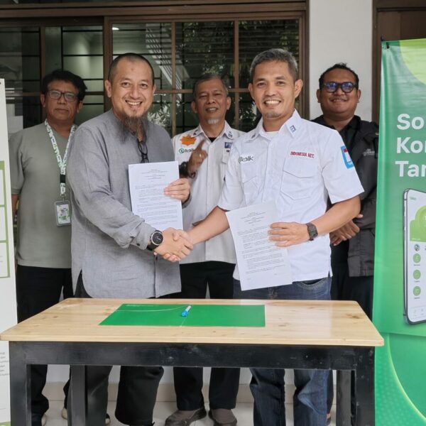 Tanda Tangan Kerjasama aise dengan Muhammad Iqbal Sebagai Team leader dan Muthawif Berpengalaman